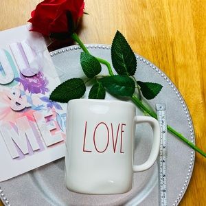 ❤️ Rae Dunn by Magenta LOVE Mug ❤️